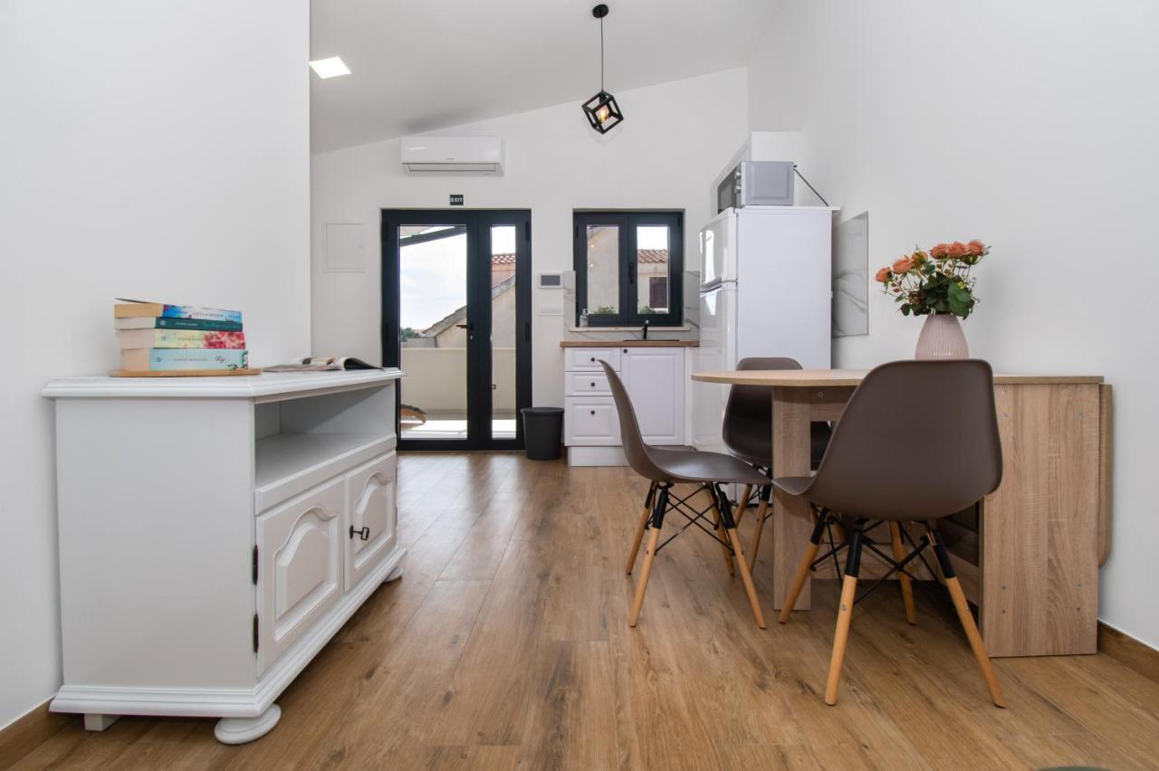 Apartmani Monika Zaboric Dış mekan fotoğraf