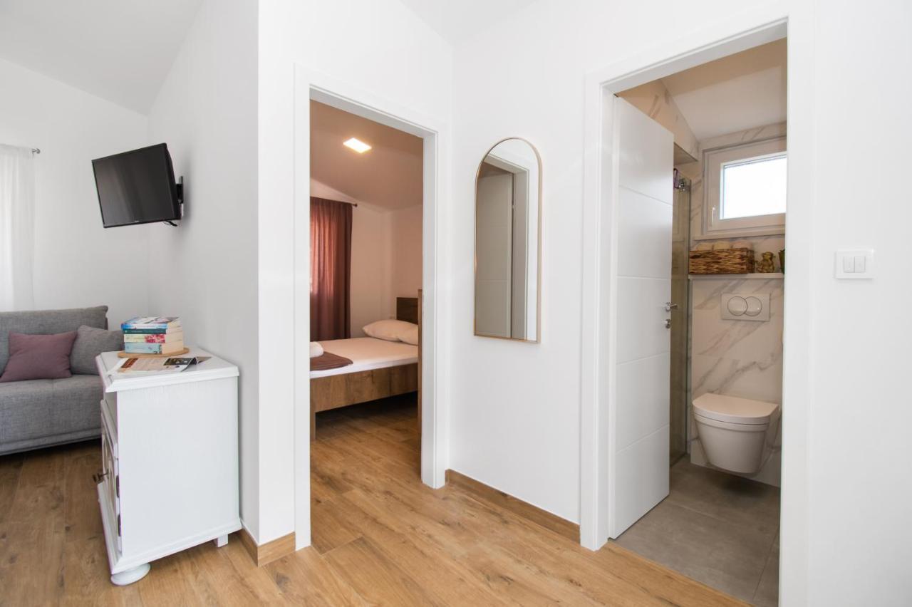 Apartmani Monika Zaboric Dış mekan fotoğraf