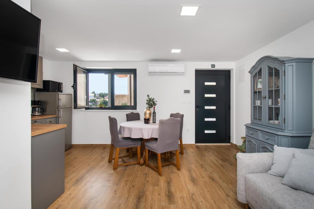 Apartmani Monika Zaboric Dış mekan fotoğraf