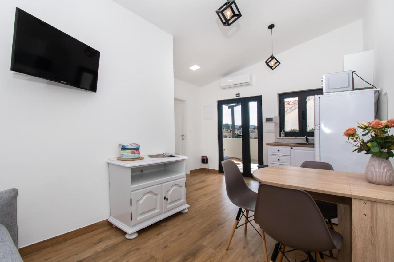 Apartmani Monika Zaboric Dış mekan fotoğraf